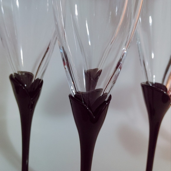 Tulip Stem Champagne Flutes - Picture 5 of 6
